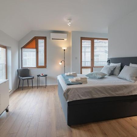 Magdalena Apartment - Two Bathrooms, Perfect City Center Varna Exterior foto
