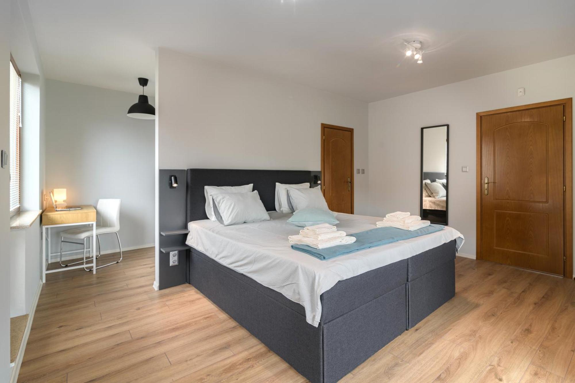 Magdalena Apartment - Two Bathrooms, Perfect City Center Varna Exterior foto