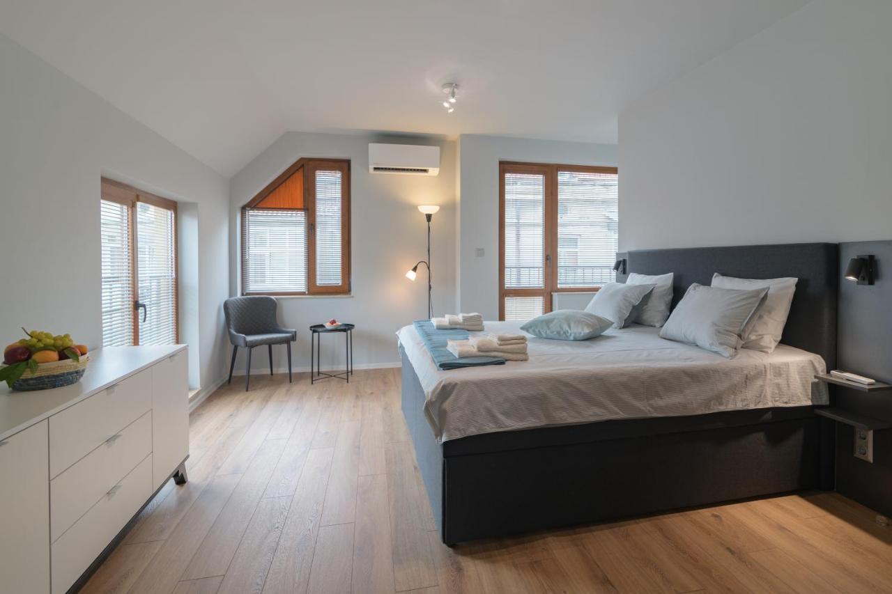 Magdalena Apartment - Two Bathrooms, Perfect City Center Varna Exterior foto