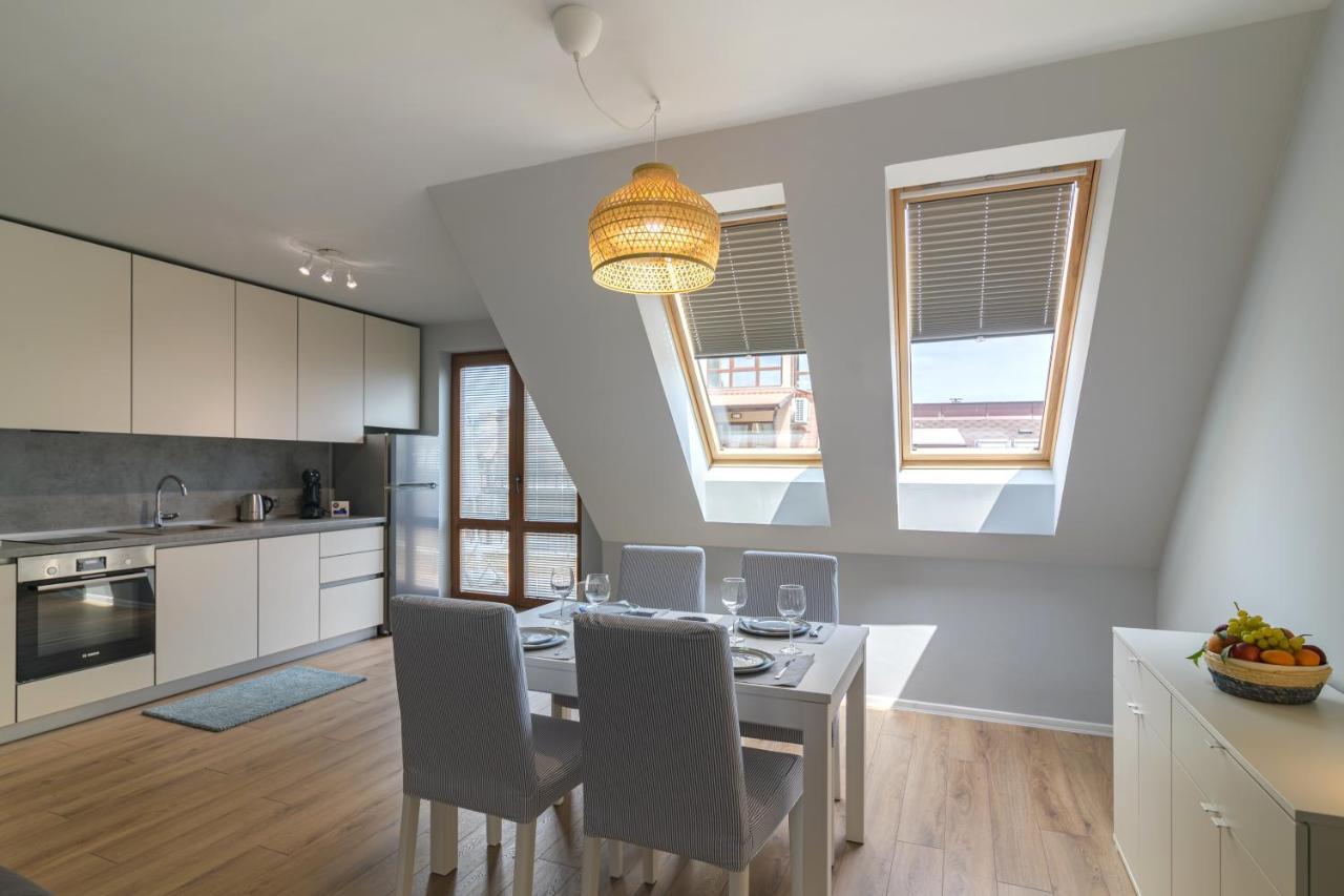 Magdalena Apartment - Two Bathrooms, Perfect City Center Varna Exterior foto