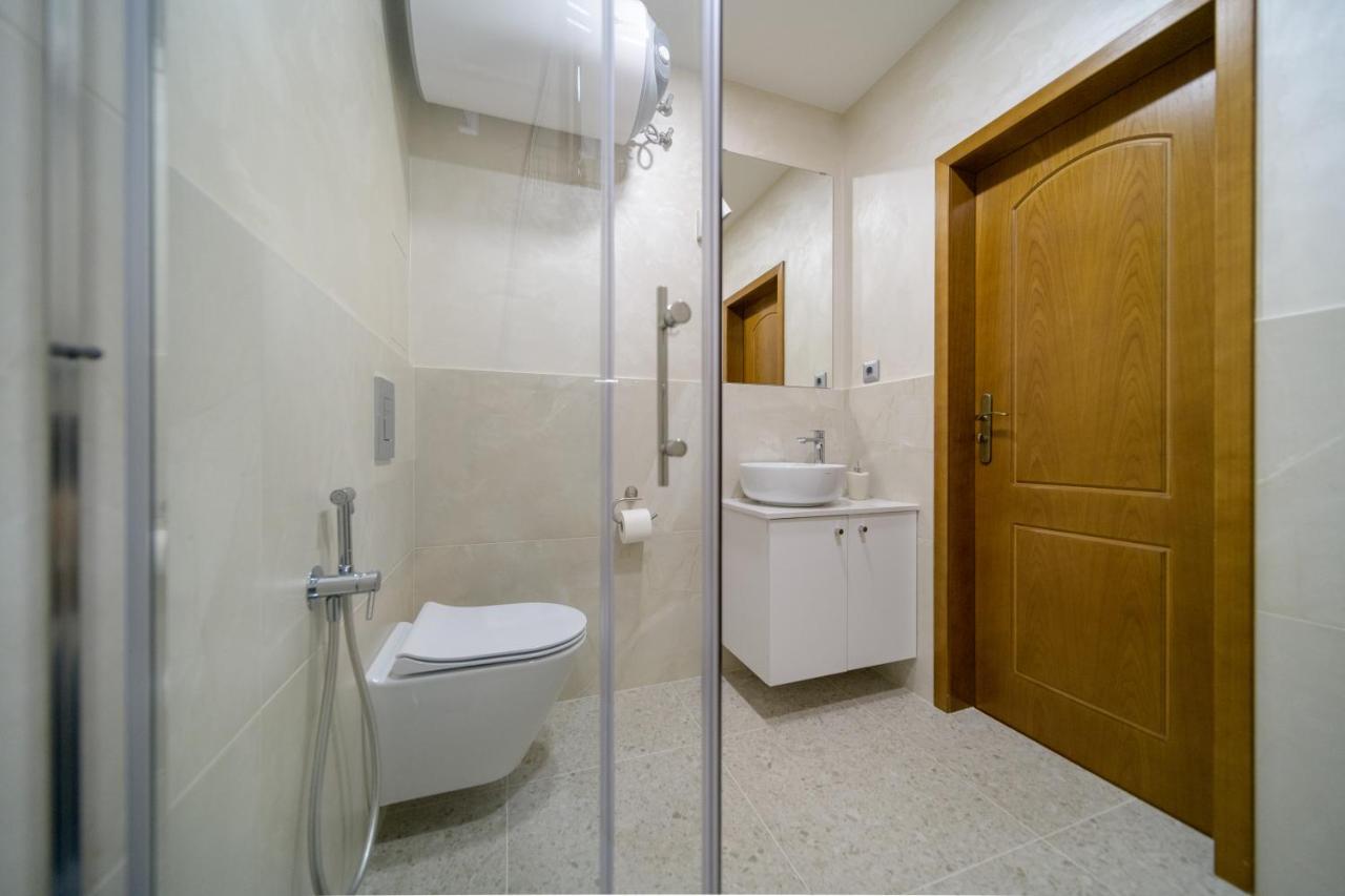 Magdalena Apartment - Two Bathrooms, Perfect City Center Varna Exterior foto